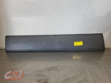 Sierstrip van een Opel Vivaro beschikbaar voor biedingen