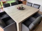 Eettafel 140 op 140 cm met eventueel bijhorende stoelen, Ophalen, Zo goed als nieuw