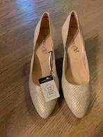 Nieuwe schoenen, ECHT LEDER nooit gedragen Maat 38, Beige, Nieuw, Ophalen of Verzenden, Caprice