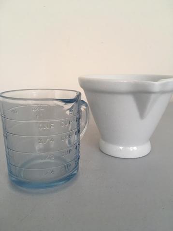 Lot (2) Bekers glas + porselein., Ophalen