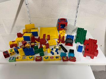 Duplo / allerlei / 75 stuks / blokken / bouwstenen / trein beschikbaar voor biedingen