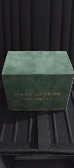 Marc Jacobs Decadence, Enlèvement