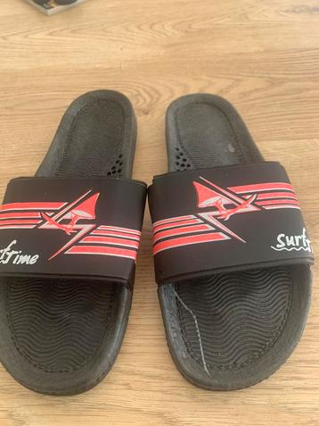 Strandslippers beschikbaar voor biedingen
