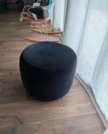 Mooie ronde poef van Ikea model Stockholm  beschikbaar voor biedingen