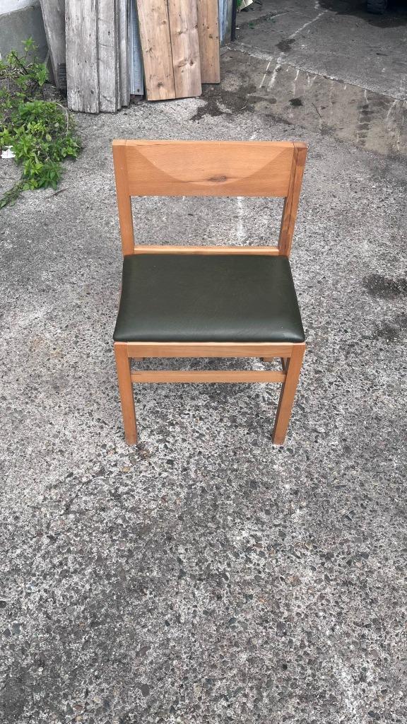 Set van 10 Kerkstoelen met Groene Zitting, Antiek en Kunst, Antiek | Meubels | Stoelen en Sofa's, Ophalen