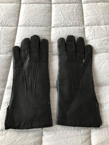 DAMES HANDSCHOENEN LEER GEVOERD ZGSTAAT! beschikbaar voor biedingen