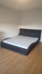 Elegant bed 180x200 cm, Huis en Inrichting, Slaapkamer | Bedden, Ophalen, Overige materialen, Tweepersoons, Zo goed als nieuw