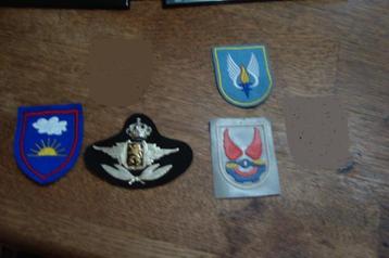 Verschillende insignes beschikbaar voor biedingen