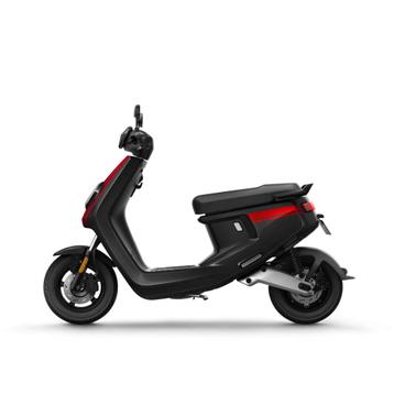 Niu E-Scooter MQi+ Sport SR 25 km/u ( Zwart of Blauw) beschikbaar voor biedingen