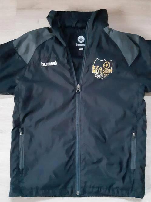 Regenjas of voetbaltrui club KFC Muizen maat 128 of 140, Enfants & Bébés, Vêtements enfant | Taille 128, Comme neuf, Garçon ou Fille