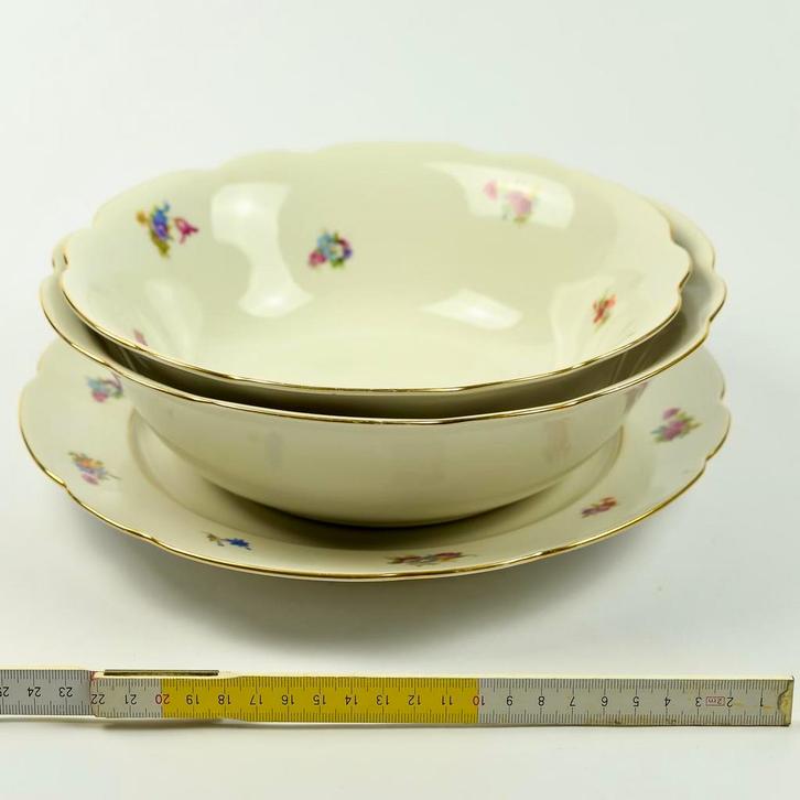 Antiek servies J.Seltmann 2 slakommen,2 opdienborden,sauskan, Antiek en Kunst, Antiek | Servies compleet, Ophalen of Verzenden