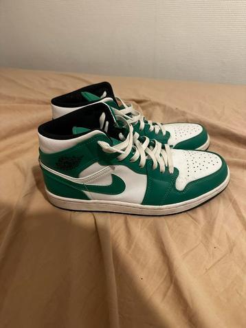 Air jordan 1 mid licht groen, Enlèvement ou Envoi, Comme neuf