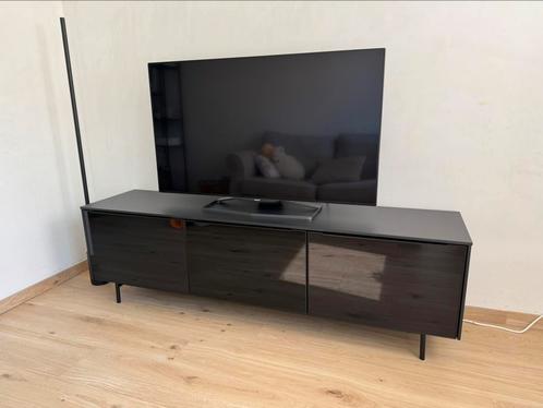 RANNÄS Banc TV avec portes, noir/noir verre 178x42cm, Huis en Inrichting, Kasten |Televisiemeubels, Gebruikt, Ophalen