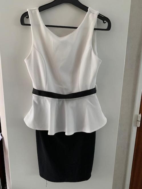 heel mooi, opgekleed jurkje maat 38 nieuwstaat, Vêtements | Femmes, Robes, Comme neuf, Taille 38/40 (M), Blanc, Au-dessus du genou