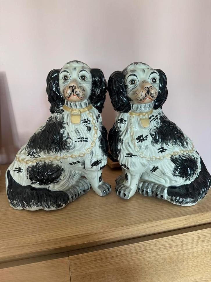 Paar antieke Staffordshire spaniels – ca. 34 cm,19e eeuw, Antiek en Kunst, Antiek | Overige Antiek, Ophalen