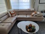 Mooie  hoeksalon kleur  beige en bijhorende  poef, Ophalen, 125 cm of meer, Zo goed als nieuw, Overige vormen