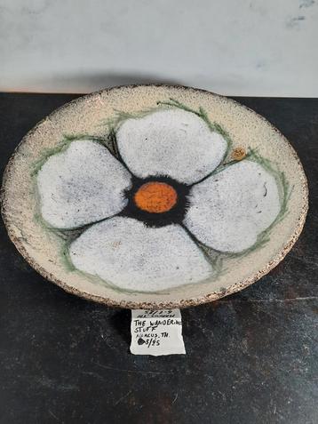Vintage schaal "Jan van Erp" bloemmotief  beschikbaar voor biedingen