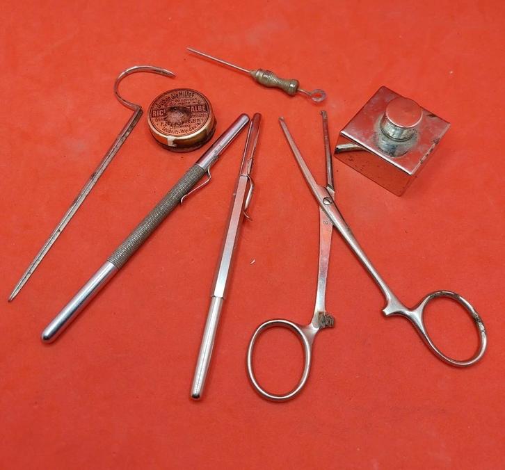 Duitse WO2 Chirurgie Sanitätsmaterial DRK grouping, Verzamelen, Militaria | Tweede Wereldoorlog, Ophalen of Verzenden