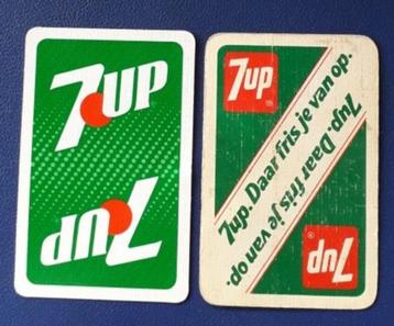 Twee speelkaarten "7UP" beschikbaar voor biedingen