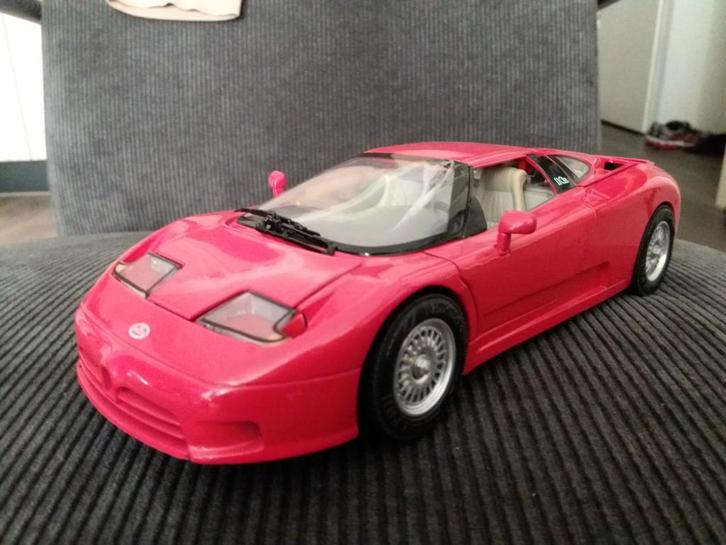 Burago 1/18 Bugatti EB 110 Rood, Hobby en Vrije tijd, Modelauto's | 1:18, Zo goed als nieuw, Auto, Burago, Ophalen of Verzenden