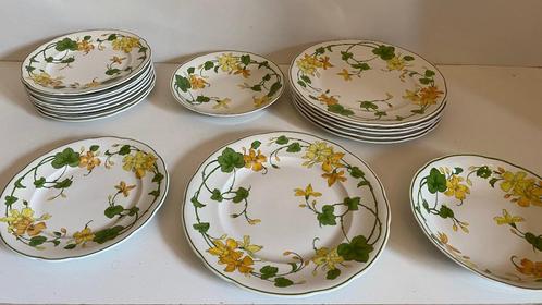 Assiettes de  Villeroy & Boch de la série Géranium Vitro-Por, Antiquités & Art, Antiquités | Services (vaisselle) pièces, Enlèvement