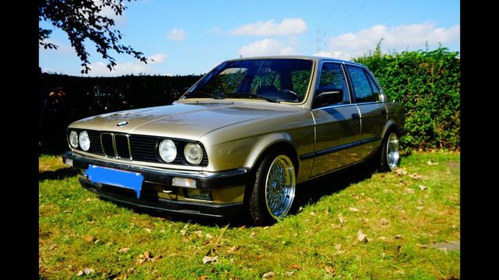 Bmw E30 - 320i Oldtimer, Auto's, BMW, Particulier, 3 Reeks, Lichtmetalen velgen, Benzine, 4 deurs, Automaat, Beige, Achterwielaandrijving