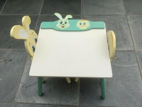 Ensemble table et chaise en bois, Enfants & Bébés, Jouets | Tables de jeux, Utilisé, Enlèvement