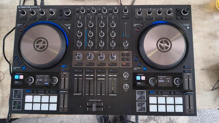 traktor Kontrol S4 nieuw 1 keer gebruikt, Muziek en Instrumenten, Dj-sets en Draaitafels, Nieuw, Ophalen