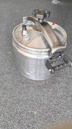 Grote hogedrukpot hogedrukpan snelkookpan., Huis en Inrichting, Keuken | Potten en Pannen, Ophalen, Zo goed als nieuw