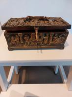 Gotisch bronzen juwelen kistje met middeleeuws taferelen., Huis en Inrichting, Woonaccessoires | Kisten, Ophalen