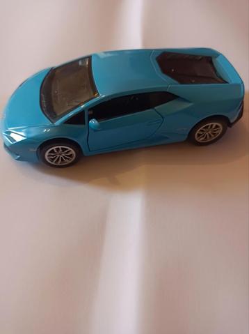 Zeer mooie model auto  beschikbaar voor biedingen
