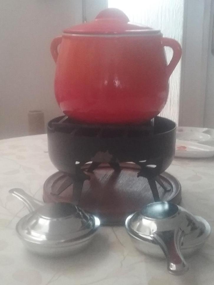 Gietijzeren fondu pot in zeergoede staat  gebruikt, Maison & Meubles, Cuisine | Casseroles & Poêles, Comme neuf, Autres types