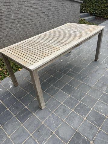 teak tuintafel beschikbaar voor biedingen