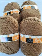 Pelotes de laine brun clair 4 pelotes de 200 gr., Hobby & Loisirs créatifs, Tricot & Crochet, Comme neuf, Enlèvement ou Envoi