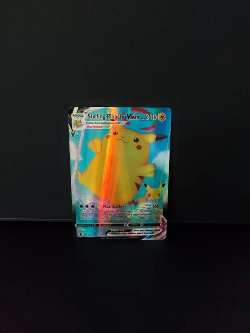 Carte pokémon surfing pikachu Vmax, Hobby en Vrije tijd, Verzamelkaartspellen | Pokémon, Zo goed als nieuw, Ophalen of Verzenden