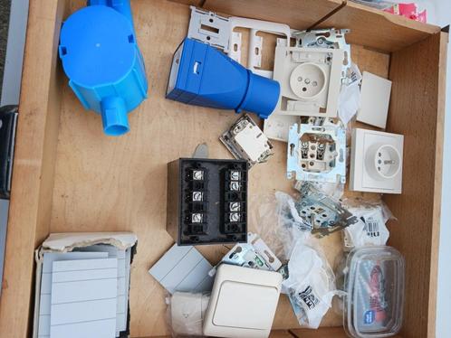 industriële   relais, contactoren, sensoren  drukschakelaars, Doe-het-zelf en Bouw, Elektriciteit en Kabels, Zo goed als nieuw