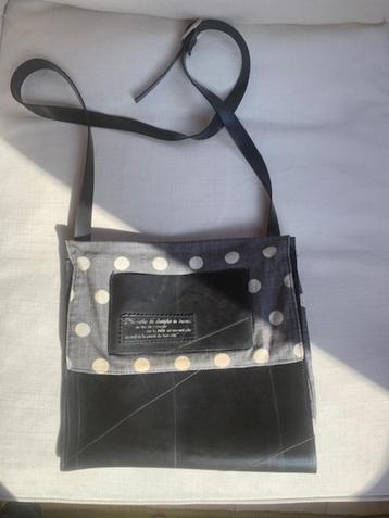 Sac à main et pochette en chambre à air ( pièce unique) beschikbaar voor biedingen