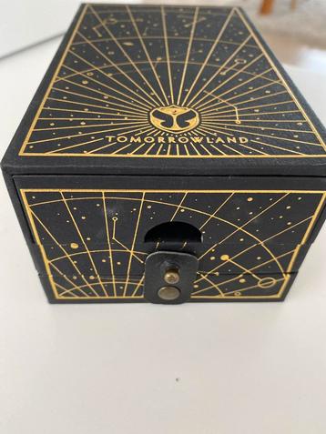 Tomorrowland Treasure case kompas beschikbaar voor biedingen