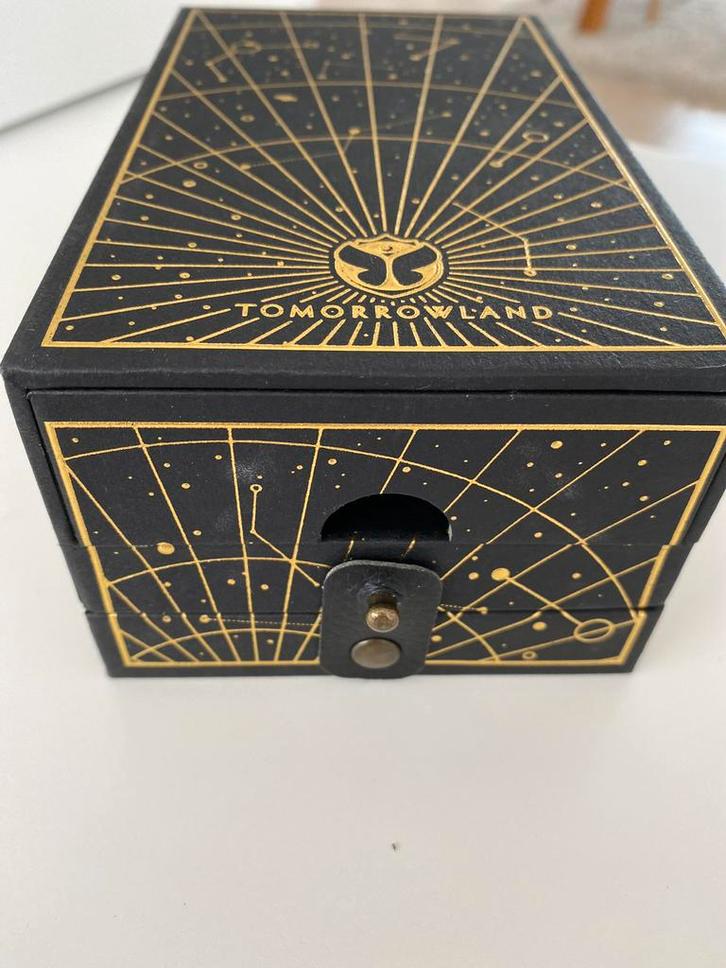 Tomorrowland Treasure case kompas, Collections, Collections complètes & Collections, Enlèvement