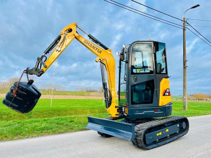 SHANTUI 2,5 t / MINIGRAVER/ BINNENDRAAIER, Doe-het-zelf en Bouw, Betonmolens, Ophalen of Verzenden