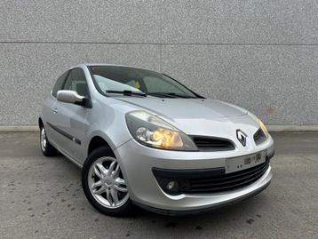 Renault Clio 1.6-16V privilege-AIRCO!-Gekeurd Voor Verkoop!, Autos, Argent ou Gris, Achat, 82 kW, Entreprise