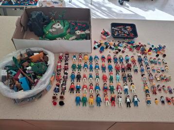 Groot pakket playmobil - met 90 poppetjes erbij beschikbaar voor biedingen