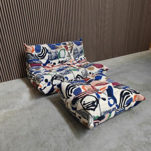 Ligne Roset Togo 2-Zitsbank en Poef – 50th Anniversary Editi, Antiek en Kunst, Antiek | Meubels | Stoelen en Sofa's, Ophalen of Verzenden