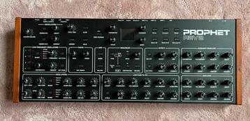 Sequential / Dave Smith REV2 16V desktop synth + draagtas, Enlèvement, Comme neuf, Autres marques