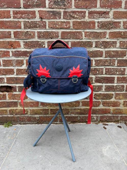 Kipling boekentas blauw met rode accenten, Handtassen en Accessoires, Tassen | Schooltassen, Gebruikt, Aktetas of Boekentas, Blauw