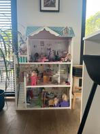 Poppenhuis inclusief poppen en meubeltjes, Kinderen en Baby's, Ophalen, Poppenhuis
