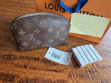 Consmetique Pouch Louis Vuitton Monogramme  beschikbaar voor biedingen