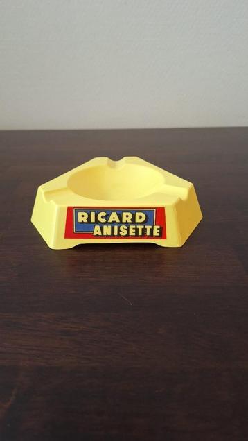 RICARD asbak driehoek anisette vintage retro geel beschikbaar voor biedingen