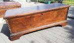 Ancien coffre en bois, Ophalen