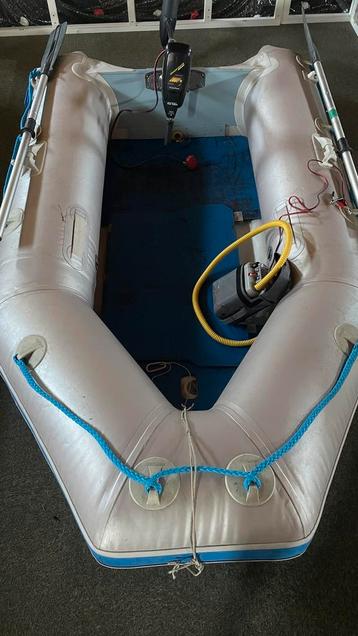 Quicksilver 270 met minnkota maxxum electromotor beschikbaar voor biedingen